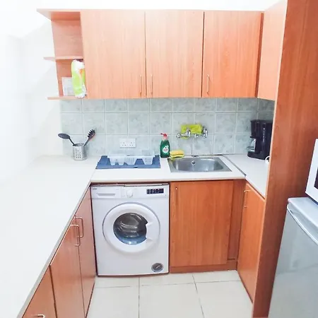 1a & Business In The Center! Apartment Larnaca