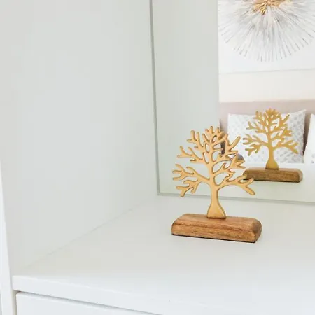 1a & Business In The Center! 拉纳卡