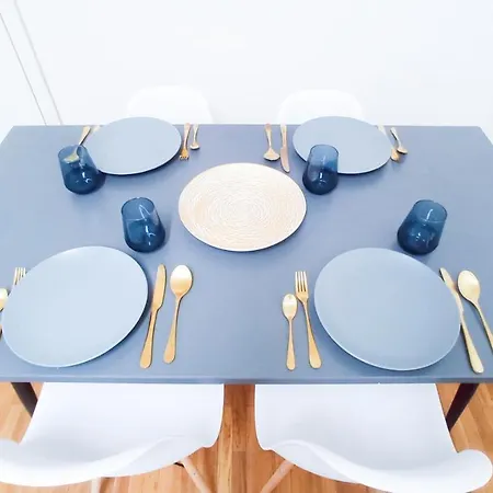 1a & Business In The Center! Διαμέρισμα