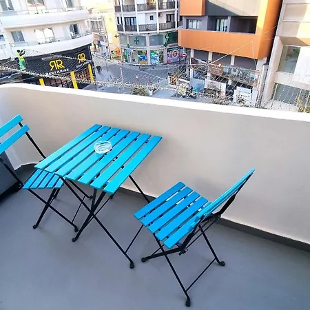 Apartment 1a & Business In The Center! *