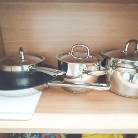 1a & Business In The Center! Apartment